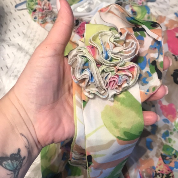 Dress - Picture 3 of 4